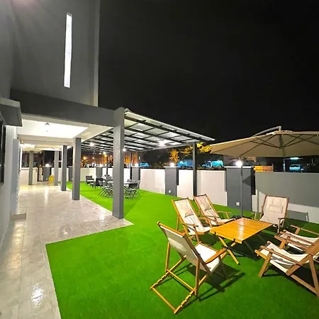 Entire Vacation Home With Landscape Garden Sitiawan Exterior photo