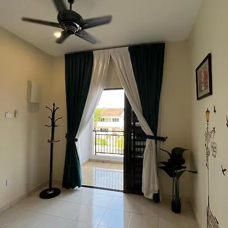 Entire Vacation Home With Landscape Garden Sitiawan Exterior photo
