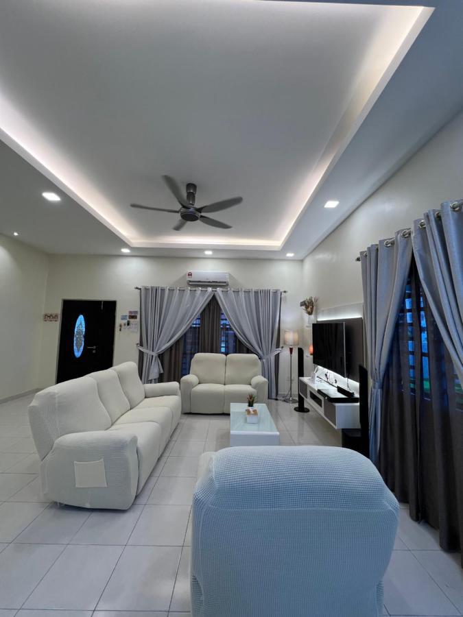 Entire Vacation With Landscape Garden Apartment Sitiawan