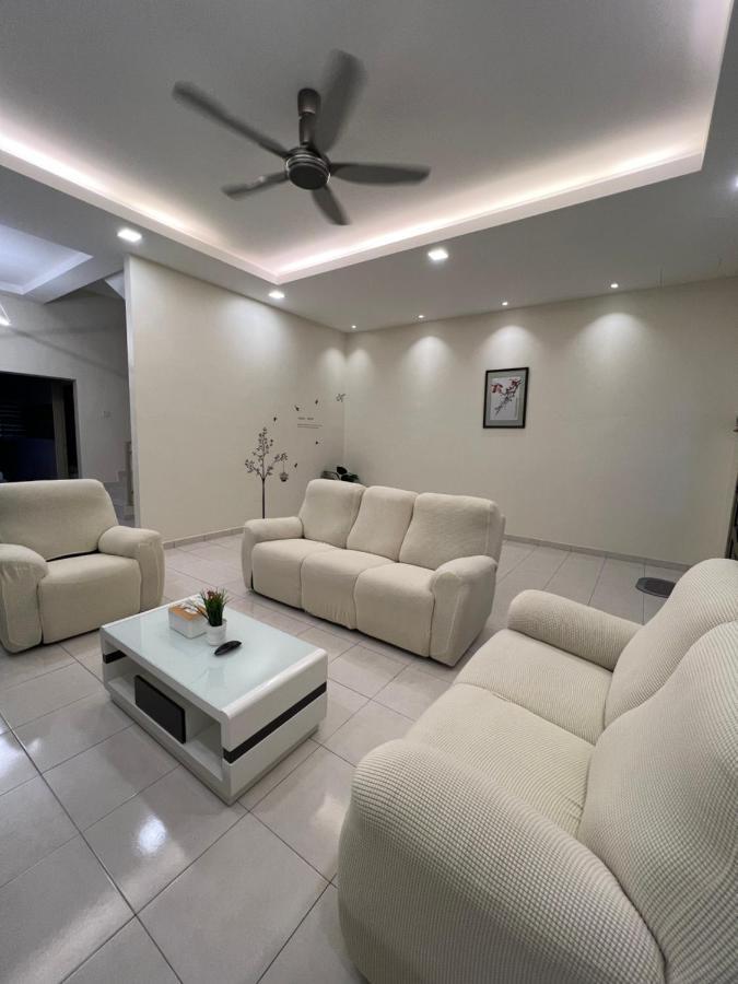 Entire Vacation With Landscape Garden Apartment Sitiawan